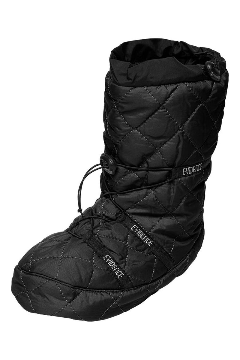 tamanho-padrao-1434-preto_0003_ref-1434-bota-aquecimento-matelasse_bota-preta-01